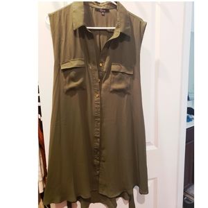 New without tags olive green sleeveless shirt. Sz 3x